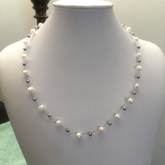 Tahitian Cream & Silver Double Loop Strand 17.5” - Picture 2 of 13